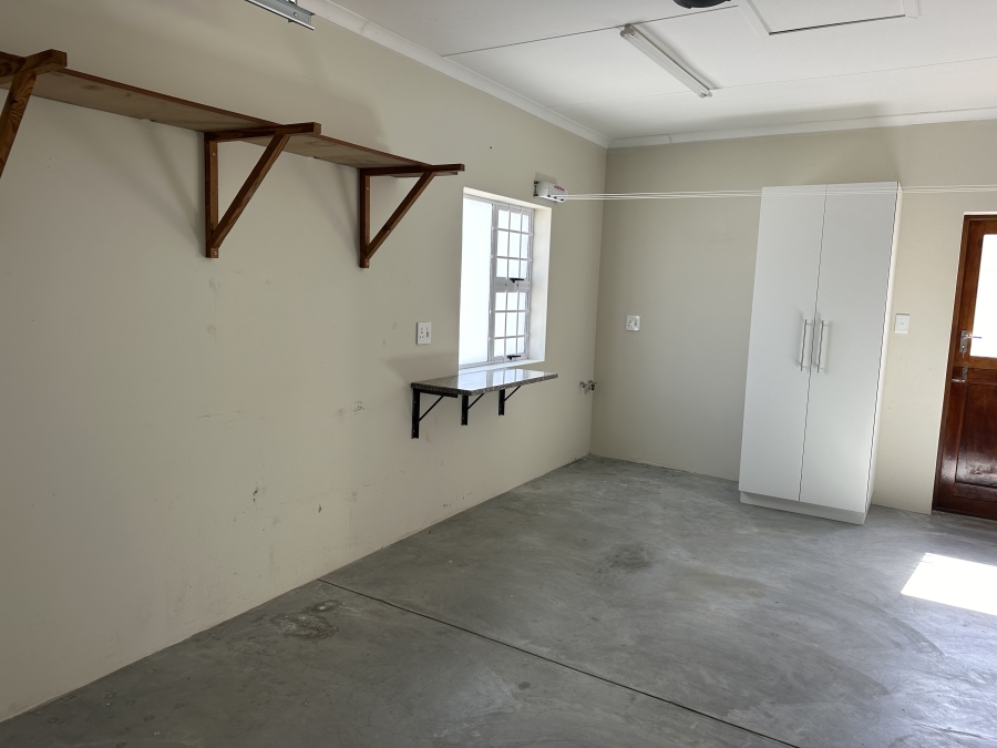 1 Bedroom Property for Sale in Heiderand Western Cape